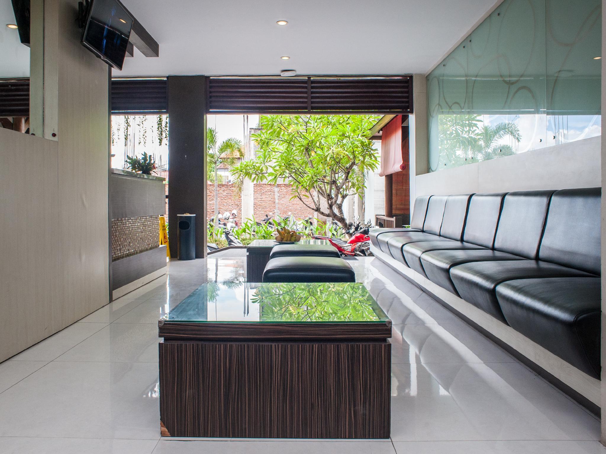 Bali Chaya Hotel Legian Экстерьер фото