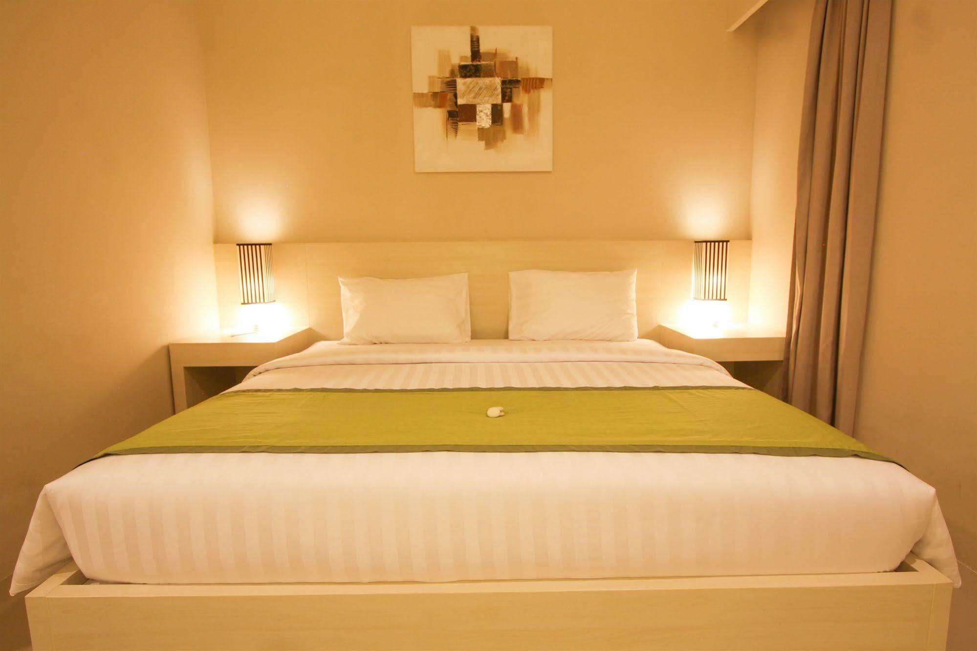 Bali Chaya Hotel Legian Экстерьер фото