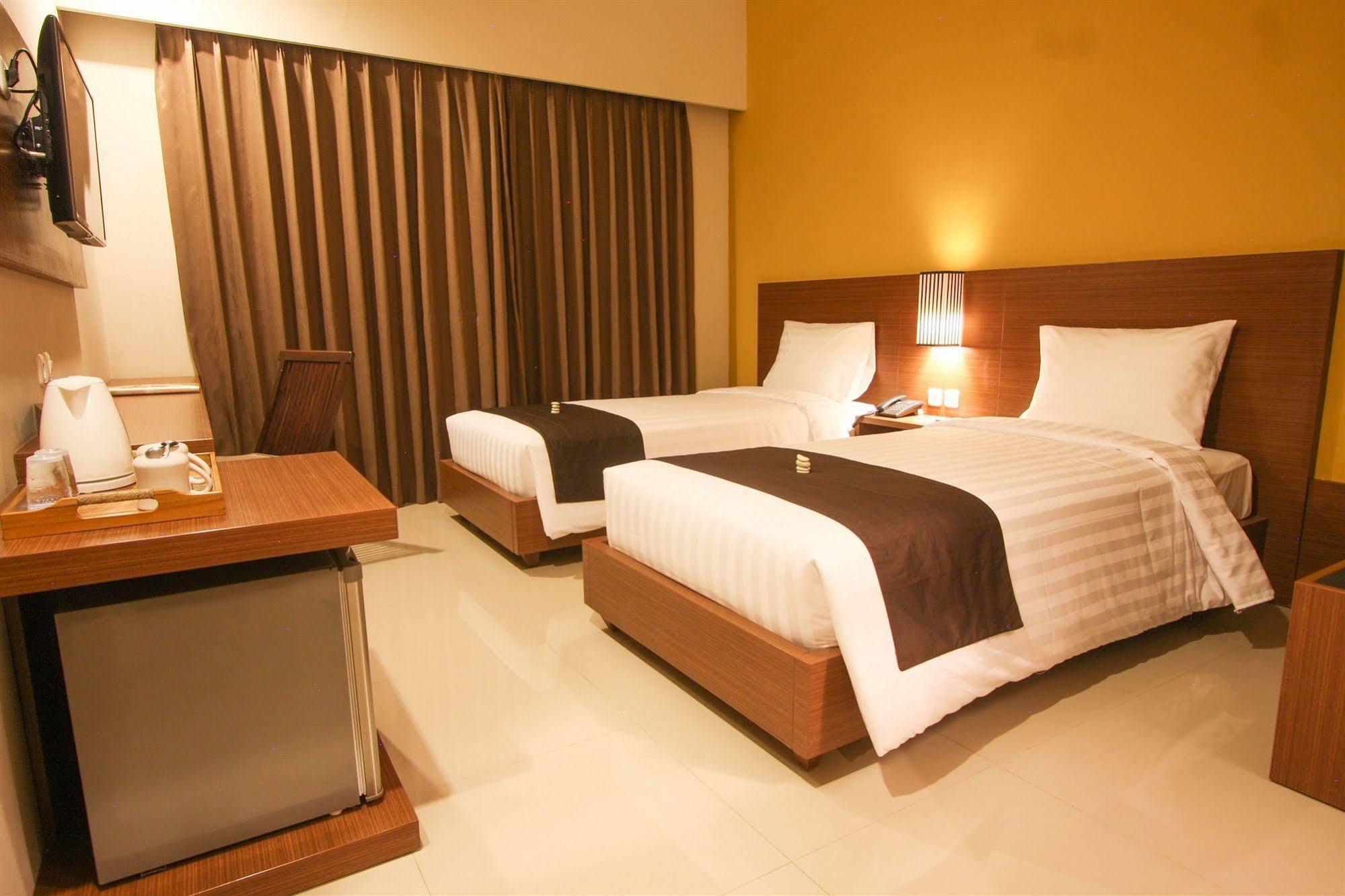 Bali Chaya Hotel Legian Экстерьер фото